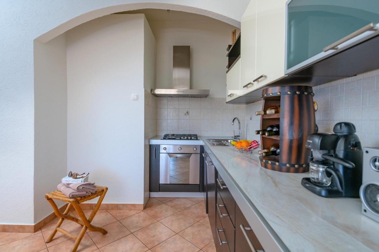 Koromačno Apartment Dobric מראה חיצוני תמונה