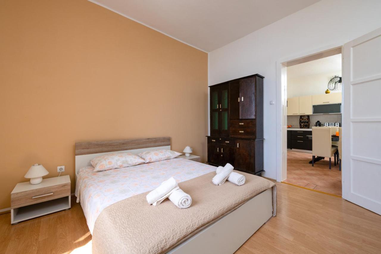 Koromačno Apartment Dobric מראה חיצוני תמונה