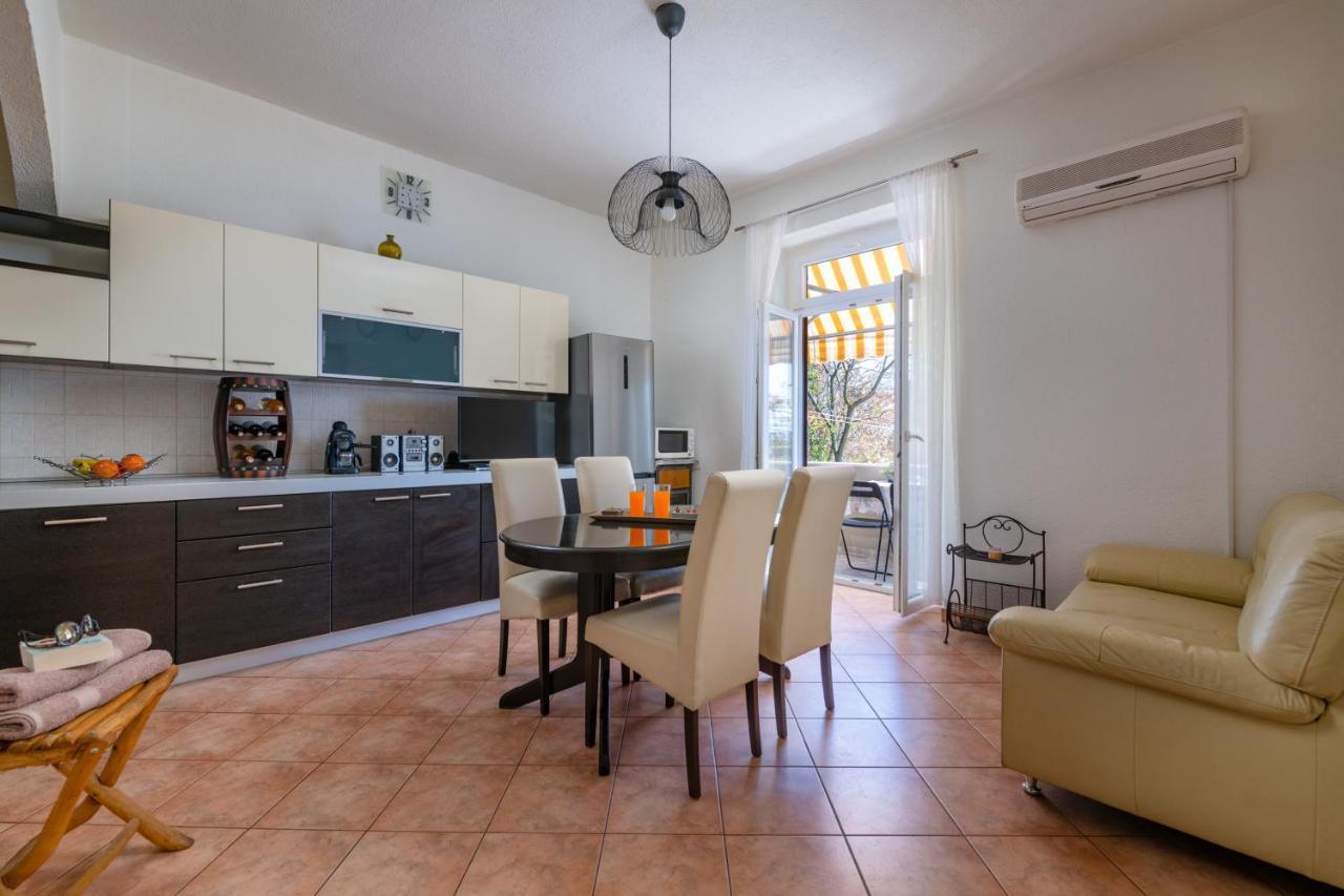 Koromačno Apartment Dobric מראה חיצוני תמונה