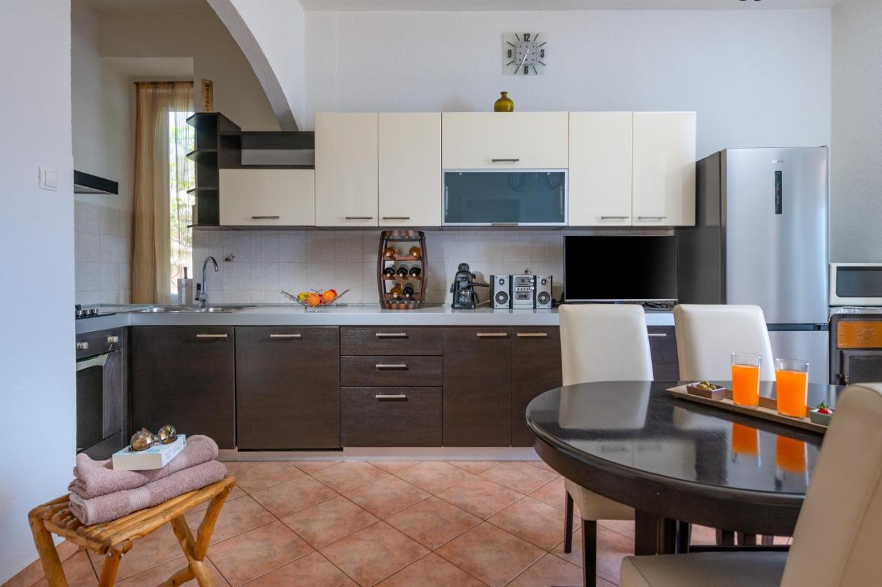 Koromačno Apartment Dobric מראה חיצוני תמונה